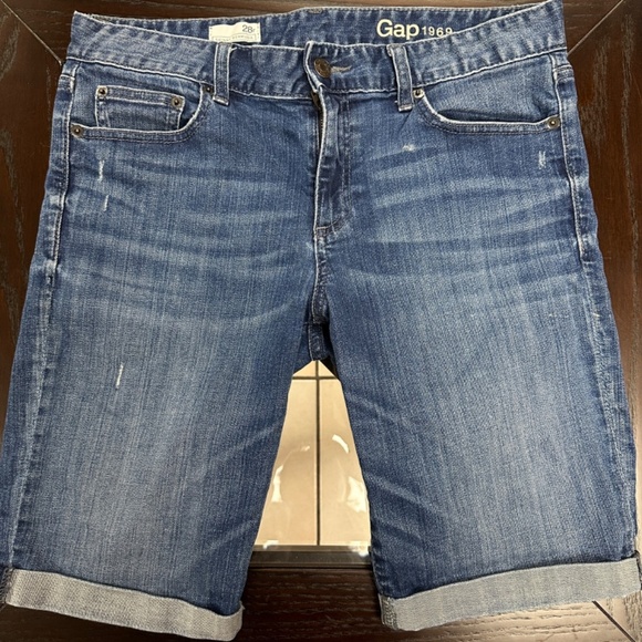*GAP* Medium Wash Skinny Bermuda Jean Shorts Size 28 - Picture 1 of 5